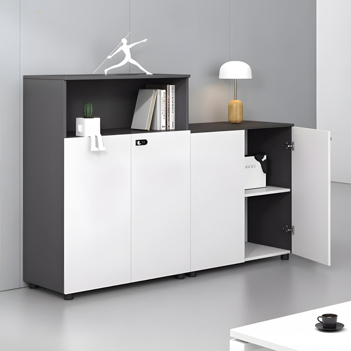 多段式 扉付き アジャスター ダイヤル錠 可動棚板 エコ板材 収納棚 キャビネット 収納キャビネット シンプル 洗練 ホワイト カスタマイズ可能 CWG-C074