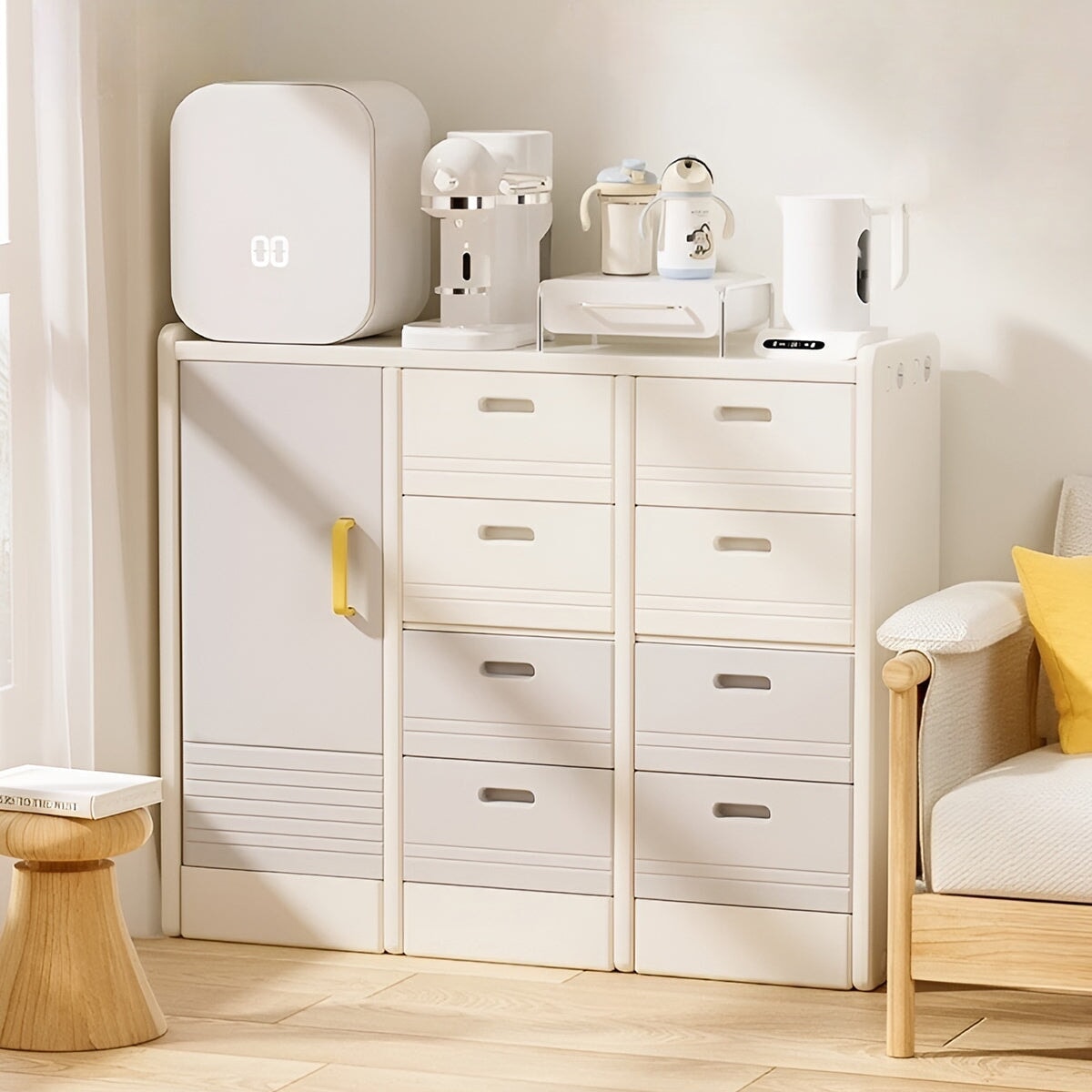 背板　ホコリ防止　安定性　エコ素材　安全無臭　扉収納　引き出し　分類収納　面取り加工　キャビネット　収納キャビネット　シック　実用的　抜け感　SNG-K027